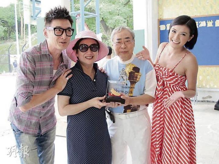 胡渭康、鮑起靜與趙碩之為林建名慶祝75歲生日。(攝影/記者:林蘊兒) 胡渭康、鮑起靜與趙碩之為林建名慶祝75歲生日。(攝影/記者:林蘊兒)