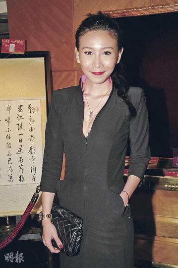 區文詩承認接受醫學美容,但並無整容。(攝影:梁迺楠) 何紫綸(攝影:梁迺楠) 區文詩承認接受醫學美容,但並無整容。(攝影:梁迺楠) 何紫綸(攝影:梁迺楠)