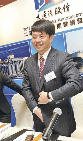大連港上半年純利下跌一成,但管理層認為多個利好因素將合力推進集團發展,對發展充滿信心。圖為大連港董事長惠凱。(陳淑安攝) 大連港上半年純利下跌一成,但管理層認為多個利好因素將合力推進集團發展,對發展充滿信心。圖為大連港董事長惠凱。(陳淑安攝)