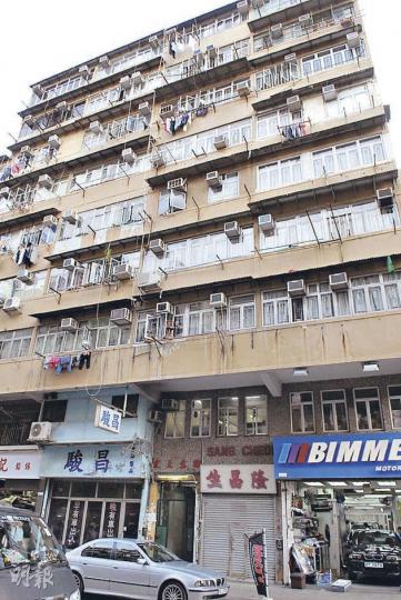 首個業主主動提出重建項目、海壇街229號A地段,市建局以與同區7年樓齡單位呎價相若、每呎8830元的收購價,獲八成業主同意收購,可落實重建。(伍浦鋒攝) 首個業主主動提出重建項目、海壇街229號A地段,市建局以與同區7年樓齡單位呎價相若、每呎8830元的收購價,獲八成業主同意收購,可落實重建。(伍浦鋒攝)