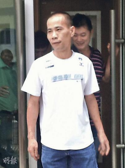 「標記樂園」前大廚梁浩光求情稱為保飯碗而犯案,但上月因與黃標鬧翻,現已轉投其他食肆。(余卓善攝) 「標記樂園」前大廚梁浩光求情稱為保飯碗而犯案,但上月因與黃標鬧翻,現已轉投其他食肆。(余卓善攝)
