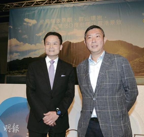 恒地營業部總經理林達民(左)、新世界營業及市務總監楊文表示,迎海明日將全面對外開放示範單位,並於下周初正式開價。林並預計,迎海首期全部928伙,總市值約80億元。(陳淑安攝) 恒地營業部總經理林達民(左)、新世界營業及市務總監楊文表示,迎海明日將全面對外開放示範單位,並於下周初正式開價。林並預計,迎海首期全部928伙,總市值約80億元。(陳淑安攝)