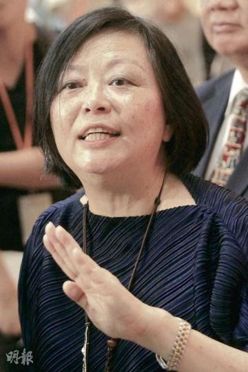 開展德育及國民教育科主席胡紅玉表示,9月底開會討論國教科,表明什麼都可以談,包括撤不撤科。(郭慶輝攝) 開展德育及國民教育科主席胡紅玉表示,9月底開會討論國教科,表明什麼都可以談,包括撤不撤科。(郭慶輝攝)