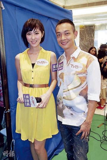 梁烈唯(右)昨日再相遇關婉珊(左),兩人大方合照無尷尬。(攝影/記者:梁迺楠) 梁烈唯(右)昨日再相遇關婉珊(左),兩人大方合照無尷尬。(攝影/記者:梁迺楠)