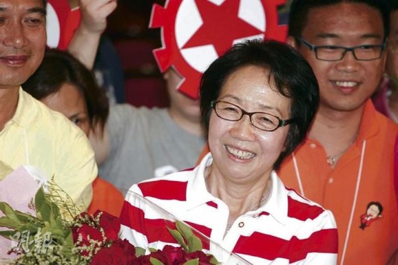 工聯會陳婉嫻以24.6萬票當選立法會超級區議會界別,未能當上票后。被問到是否被民建聯「 工聯會陳婉嫻以24.6萬票當選立法會超級區議會界別,未能當上票后。被問到是否被民建聯「