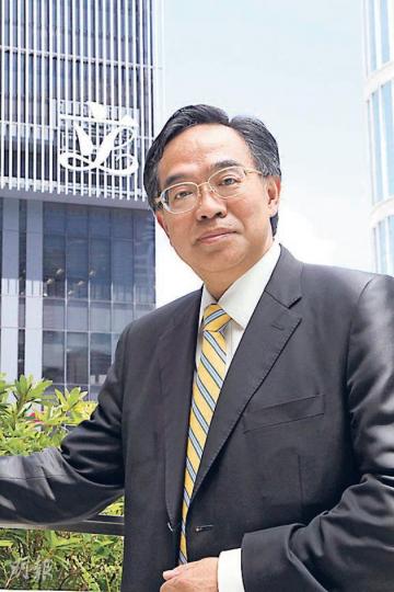盧偉國表示,會積極考慮與理念相同的立法會無黨派同僚組成聯盟。(林俊源攝) 盧偉國表示,會積極考慮與理念相同的立法會無黨派同僚組成聯盟。(林俊源攝)