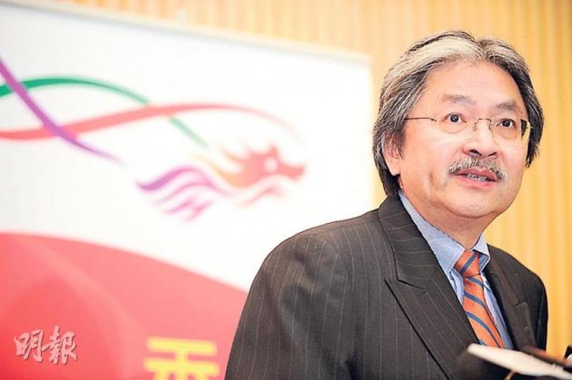財政司長曾俊華昨表示,是否延長物業額外印花稅會留待年底才會檢討。(葉家豪攝) 財政司長曾俊華昨表示,是否延長物業額外印花稅會留待年底才會檢討。(葉家豪攝)