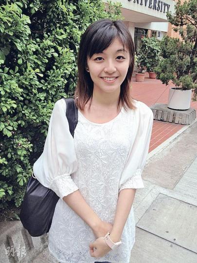 就讀大學新聞系4年級的趙小姐認為,政府早前推出的房策太長遠,未能即時平穩樓市。(黃俊鋒攝) 就讀大學新聞系4年級的趙小姐認為,政府早前推出的房策太長遠,未能即時平穩樓市。(黃俊鋒攝)