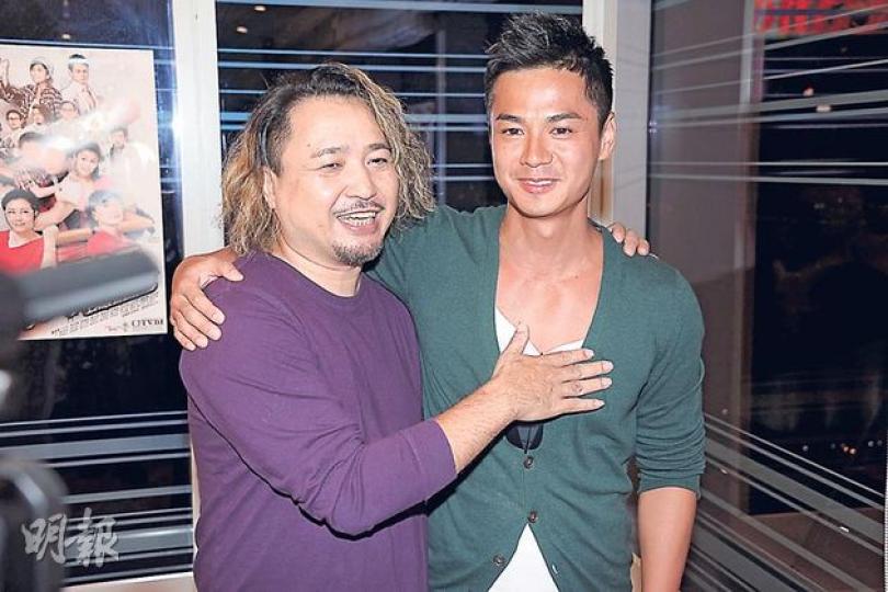 古明華演「蘇基」非常入戲,不忘摸摸羅仲謙胸肌。(攝影/記者﹕阿釗) 古明華演「蘇基」非常入戲,不忘摸摸羅仲謙胸肌。(攝影/記者﹕阿釗)