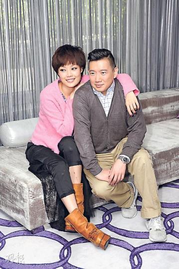 杜汶澤(右)因拍戲探索到容祖兒(左)的內心,發覺對方有自己感性、生活的一套,後來大家更成為好朋友。(攝影﹕娛樂組) 杜汶澤以前不喜歡容祖兒的其中一個原因,是因為偶像王菲。(攝影﹕娛樂組) 杜汶澤捕捉鏡頭後另一個容祖兒。(攝影﹕娛樂組) 杜汶澤覺得薛凱琪(上圖)與江若琳似小朋友,做朋友感覺很舒服。(攝影﹕娛樂組) 江若琳(攝影﹕娛樂組) 杜汶澤(右)因拍戲探索到容祖兒(左)的內心,發覺對方有自己感性、生活的一套,後來大家更成為好朋友。(攝影﹕娛樂組) 杜汶澤以前不喜歡容祖兒的其中一個原因,是因為偶像王菲。(攝影﹕娛樂組) 杜汶澤捕捉鏡頭後另一個容祖兒。(攝影﹕娛樂組) 杜汶澤覺得薛凱琪(上圖)與江若琳似小朋友,做朋友感覺很舒服。(攝影﹕娛樂組) 江若琳(攝影﹕娛樂組)