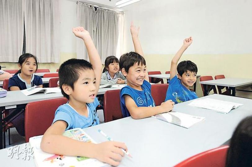 全港約有1.25萬名日本人,中華基督教青年會早前提供場地及支援,讓日本兒童可一同上日文及興趣班。(葉思雅攝) 全港約有1.25萬名日本人,中華基督教青年會早前提供場地及支援,讓日本兒童可一同上日文及興趣班。(葉思雅攝)