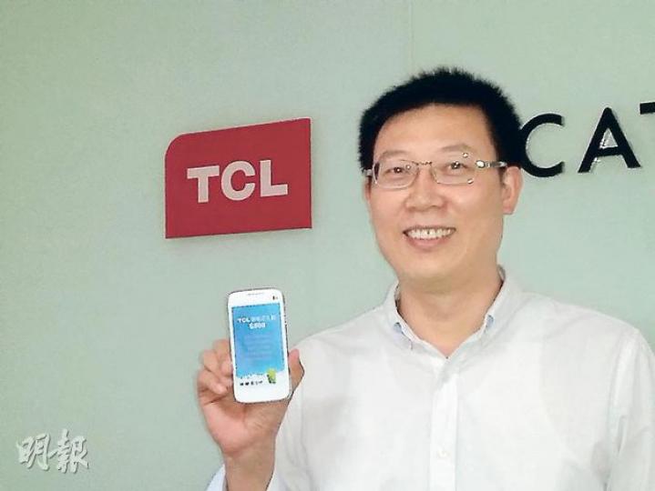 TCL通訊首席營運官王激楊指,目前着重發展銷售網絡,今年底前內地銷售點將增加至1萬個。(葉浩霖攝) TCL通訊首席營運官王激楊指,目前着重發展銷售網絡,今年底前內地銷售點將增加至1萬個。(葉浩霖攝)