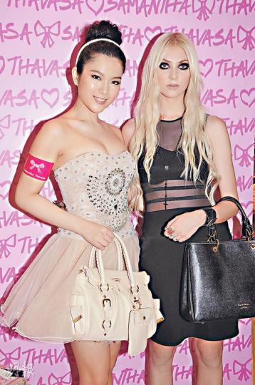 苟芸慧(左)於Taylor Momsen(右)面前獻唱感到緊張。(攝影:孫華中) 苟芸慧(左)於Taylor Momsen(右)面前獻唱感到緊張。(攝影:孫華中)