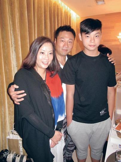 黎耀祥出席活動搵銀有偕太太及兒子陪伴,可當作親子活動。(攝影/記者:唐嘉晞) 黎耀祥出席活動搵銀有偕太太及兒子陪伴,可當作親子活動。(攝影/記者:唐嘉晞)