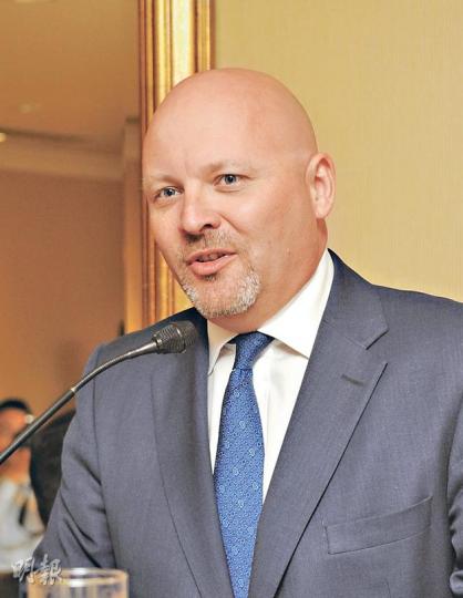 天利投資管理首席投資總監Mark Burgess說,以3年為投資期投資高息股,回報在過去20年均跑贏大市。 (陳淑安攝) 天利投資管理首席投資總監Mark Burgess說,以3年為投資期投資高息股,回報在過去20年均跑贏大市。 (陳淑安攝)