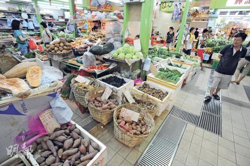 灣仔街市(尹錦恩攝)綠衣店員是素食餐廳「樂農」的聽障員工(尹錦恩攝)Grow太太分發十來張寫着蔬果名稱的紙牌,請我們分開秋冬和春夏的農作物,結果弄錯了不少!(尹錦恩攝)番薯糕(左)和芋絲春卷,清新素食一樣可以口感豐富。(尹錦恩攝)軒尼詩道99號彰顯大廈1樓(林茵攝)盧押道垃圾收集站(林茵攝)Vincent(左)(林茵攝)阿民(林茵攝)堅彌地街3A地舖(林茵攝)石屎森林裏,天台就是僅餘一小塊最綠的地方(林茵攝)羅勒種子(林茵攝)(林茵攝)(林茵攝) 灣仔街市(尹錦恩攝)綠衣店員是素食餐廳「樂農」的聽障員工(尹錦恩攝)Grow太太分發十來張寫着蔬果名稱的紙牌,請我們分開秋冬和春夏的農作物,結果弄錯了不少!(尹錦恩攝)番薯糕(左)和芋絲春卷,清新素食一樣可以口感豐富。(尹錦恩攝)軒尼詩道99號彰顯大廈1樓(林茵攝)盧押道垃圾收集站(林茵攝)Vincent(左)(林茵攝)阿民(林茵攝)堅彌地街3A地舖(林茵攝)石屎森林裏,天台就是僅餘一小塊最綠的地方(林茵攝)羅勒種子(林茵攝)(林茵攝)(林茵攝)