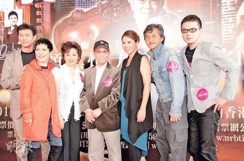 顧嘉煇(中)首次舉行個人演唱會,鄭少秋、陳潔靈、張德蘭、李樂詩、林子祥及黃耀明全力支持。(攝影:林祖傑) 顧嘉煇(中)首次舉行個人演唱會,鄭少秋、陳潔靈、張德蘭、李樂詩、林子祥及黃耀明全力支持。(攝影:林祖傑)