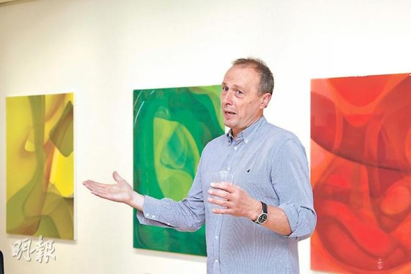 Zimmermann的作品曾多次於國際展覽展出,包括比利時布魯塞爾基金會、意大利威尼斯雙年展,亦為法國巴黎卡地亞當代藝術基金會、法國巴黎龐畢度中心、德國法蘭克福現代藝術館、美國紐約現代藝術博物館等收藏。(林俊源攝) 展覽主題以「D.R.O.P.」為題,指的是Zimmermann使用的一點點七彩環氧樹脂顏料,也是他一點一滴環氧樹脂累積而成的畫作。(林俊源攝) (林俊源攝) Zimmermann的作品曾多次於國際展覽展出,包括比利時布魯塞爾基金會、意大利威尼斯雙年展,亦為法國巴黎卡地亞當代藝術基金會、法國巴黎龐畢度中心、德國法蘭克福現代藝術館、美國紐約現代藝術博物館等收藏。(林俊源攝) 展覽主題以「D.R.O.P.」為題,指的是Zimmermann使用的一點點七彩環氧樹脂顏料,也是他一點一滴環氧樹脂累積而成的畫作。(林俊源攝) (林俊源攝)