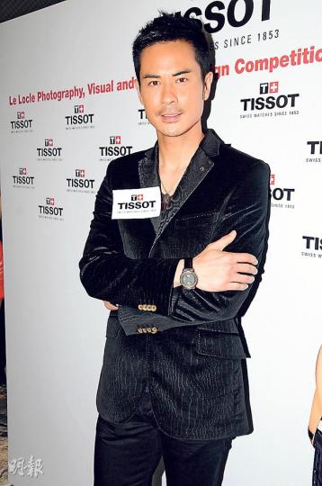 鄭嘉穎頂替腳傷未癒的黃曉明主持剪綵活動,笑言不介意執二攤,密密接都無所謂。(攝影:孫華中)Ella決定搬家,強調並非向惡勢力低頭,並勸虐犬者放下屠刀。(攝影:孫華中) 鄭嘉穎頂替腳傷未癒的黃曉明主持剪綵活動,笑言不介意執二攤,密密接都無所謂。(攝影:孫華中)Ella決定搬家,強調並非向惡勢力低頭,並勸虐犬者放下屠刀。(攝影:孫華中)