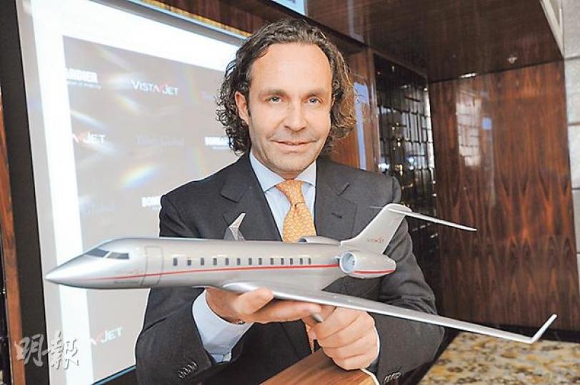 國際商務客機包機服務供應商Vista Jet主席Thomas Flohr昨表示,為進一步拓展中國市場,公司已向內地政府申請飛行牌照,預計最快一年內可領牌並開設國內航線。(尹錦恩攝) 國際商務客機包機服務供應商Vista Jet主席Thomas Flohr昨表示,為進一步拓展中國市場,公司已向內地政府申請飛行牌照,預計最快一年內可領牌並開設國內航線。(尹錦恩攝)