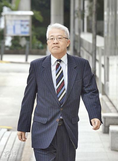 龔如心生前掌控的華懋慈善基金,曾向民主黨捐贈420萬元。圖為基金代表律師何文基。(盧翊銘攝)律政司代表Simon Taube指出,基金自視為受益人,董事局決策將毋須對外解釋,不利於監察基金有否執行龔如心遺願。(盧翊銘攝) 龔如心生前掌控的華懋慈善基金,曾向民主黨捐贈420萬元。圖為基金代表律師何文基。(盧翊銘攝)律政司代表Simon Taube指出,基金自視為受益人,董事局決策將毋須對外解釋,不利於監察基金有否執行龔如心遺願。(盧翊銘攝)