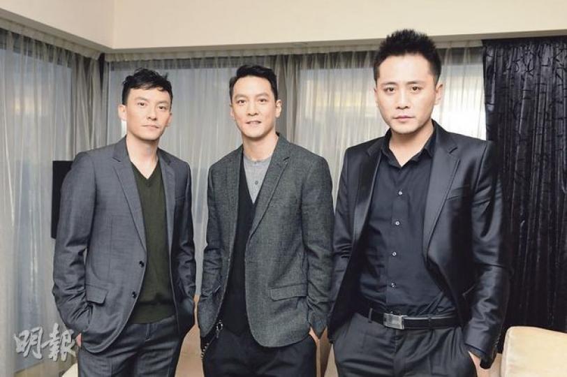 張震(左起)、吳彥祖與劉燁三位型男於電影《王的盛宴》大鬥演技,令觀眾期待萬分。(攝影:孫華中)被吳彥祖(右)取笑面對拍攝延長最有經驗,令張震感到十分尷尬。(攝影:孫華中) 張震(左起)、吳彥祖與劉燁三位型男於電影《王的盛宴》大鬥演技,令觀眾期待萬分。(攝影:孫華中)被吳彥祖(右)取笑面對拍攝延長最有經驗,令張震感到十分尷尬。(攝影:孫華中)