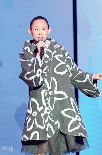 王菀之（攝影：鍾偉茵、梁迺楠）李克勤取笑與劉浩龍蜜運中的容祖兒嘴角含春。（攝影：鍾偉茵、梁迺楠）