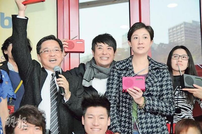 新任台長麥潤壽帶領梁思浩、吳綺莉等節目主持人會傳媒。(攝影/記者﹕梁榮達)戚黛黛做數碼電台又兼職now,離開亞視甚吃香。(攝影/記者﹕梁榮達) 新任台長麥潤壽帶領梁思浩、吳綺莉等節目主持人會傳媒。(攝影/記者﹕梁榮達)戚黛黛做數碼電台又兼職now,離開亞視甚吃香。(攝影/記者﹕梁榮達)
