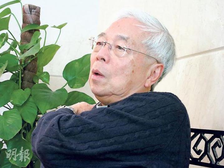 寶城大廈B座業主立案法團成員、香港大學前校長鄭耀宗表示，該廈住戶多年反對干德道兩地盤動工無果，他表示感到無奈及「心淡」。 （周偉強攝）