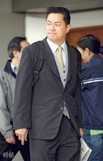 被告黃冠豪(圖)被質疑受賄,他卻指辰田食棧以其名義請內地人食飯。(余卓善攝) 被告黃冠豪(圖)被質疑受賄,他卻指辰田食棧以其名義請內地人食飯。(余卓善攝)