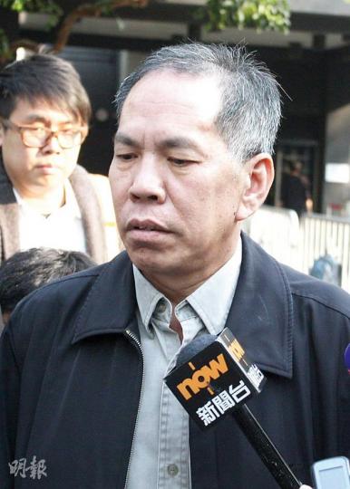去年南丫海難當日駕駛海泰號的船長黎細明於聆訊作供,離開時對記者的發問未發一言。(楊德銘攝) 去年南丫海難當日駕駛海泰號的船長黎細明於聆訊作供,離開時對記者的發問未發一言。(楊德銘攝)