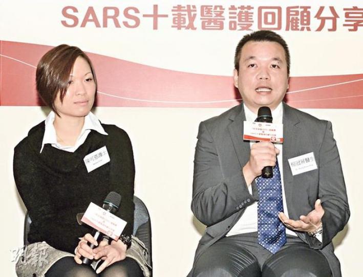 屯門醫院呼吸系統科專科醫生楊冠昇(右)及威爾斯醫院胸肺科護士陳可恩(左),當年同於威院8A病房染SARS,康復後的二人皆表示,抗病經歷令他們了解病人需要,亦更堅守自己崗位。(陳淑安攝) 屯門醫院呼吸系統科專科醫生楊冠昇(右)及威爾斯醫院胸肺科護士陳可恩(左),當年同於威院8A病房染SARS,康復後的二人皆表示,抗病經歷令他們了解病人需要,亦更堅守自己崗位。(陳淑安攝)