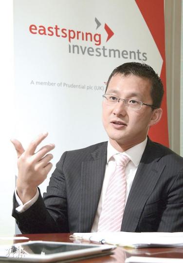 瀚亞大中華基金經理許守豐強調,每家公司的內在價值並不隨股價時刻波動。「正如巴菲特所說,price is what you pay, value is what you get(支付的只是價格,獲得的才是價值)。」(陳淑安攝) 瀚亞大中華基金經理許守豐強調,每家公司的內在價值並不隨股價時刻波動。「正如巴菲特所說,price is what you pay, value is what you get(支付的只是價格,獲得的才是價值)。」(陳淑安攝)