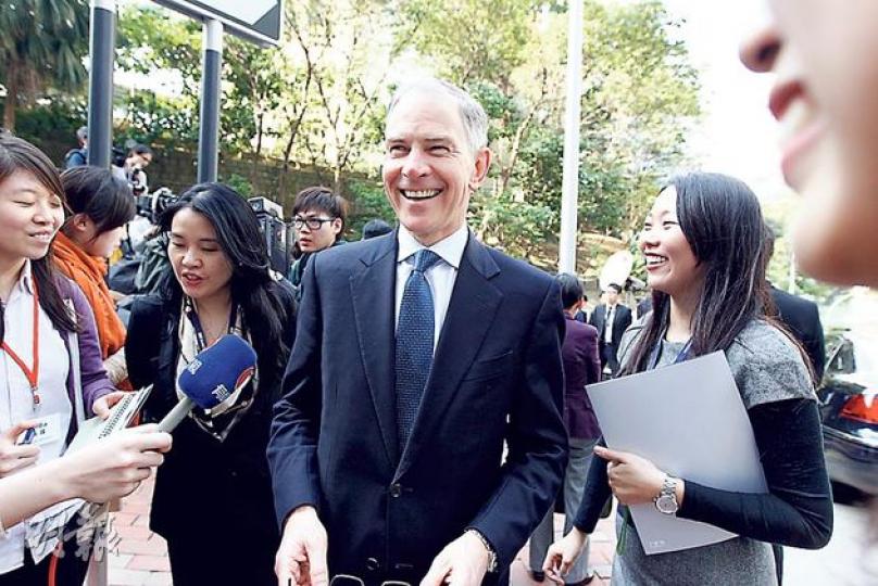 太古地產行政總裁郭鵬昨日首次開腔回應政府取消勾地表制度一事,指做法合理,只要政府能確保發展商在公平競爭下買地便無問題。(李紹昌攝) 太古地產行政總裁郭鵬昨日首次開腔回應政府取消勾地表制度一事,指做法合理,只要政府能確保發展商在公平競爭下買地便無問題。(李紹昌攝)