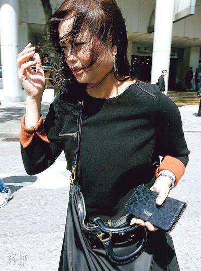 鍾婉芬任職的時裝店,事發前1年剛裝修擴充業務,及後因火災損失達100萬元。(李紹昌攝) 鍾婉芬任職的時裝店,事發前1年剛裝修擴充業務,及後因火災損失達100萬元。(李紹昌攝)