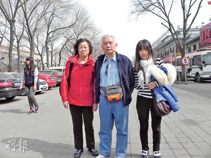 「港人申訴(內地)機制大聯盟」成員梁桂娥、薛寶仁及藍莓(左至右)稱若未獲得明確答覆,將會在14日起發起絕食抗議。(明報記者攝) 「港人申訴(內地)機制大聯盟」成員梁桂娥、薛寶仁及藍莓(左至右)稱若未獲得明確答覆,將會在14日起發起絕食抗議。(明報記者攝)