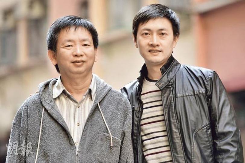 鄒崇銘(左)、任剛(右)(葉家豪攝)隧道之內,兩側無風景無商店,人人只顧向前走路。(葉家豪攝)黃埔街少車,居民、路人自有一種使用街道的模式,形成黃埔街獨有的個性。(葉家豪攝)街坊在街上排排坐,原來是在診所外「輪街症」。(葉家豪攝)有近140年歷史的觀音廟,經歷了二戰時的轟炸,依然屹立不倒。(葉家豪攝)昔日的紅磡三約公所。三約是指紅磡、土瓜灣和鶴園。(葉家豪攝)昔日「留產所」的奠基石碑仍在,旁邊則掛有美沙酮診所的開放時間。(葉家豪攝)寶石戲院去年完成翻新,不過仍堅持人手劃位。(葉家豪攝)戲院大堂還 鄒崇銘(左)、任剛(右)(葉家豪攝)隧道之內,兩側無風景無商店,人人只顧向前走路。(葉家豪攝)黃埔街少車,居民、路人自有一種使用街道的模式,形成黃埔街獨有的個性。(葉家豪攝)街坊在街上排排坐,原來是在診所外「輪街症」。(葉家豪攝)有近140年歷史的觀音廟,經歷了二戰時的轟炸,依然屹立不倒。(葉家豪攝)昔日的紅磡三約公所。三約是指紅磡、土瓜灣和鶴園。(葉家豪攝)昔日「留產所」的奠基石碑仍在,旁邊則掛有美沙酮診所的開放時間。(葉家豪攝)寶石戲院去年完成翻新,不過仍堅持人手劃位。(葉家豪攝)戲院大堂還