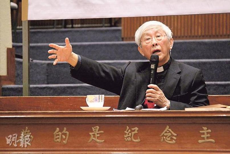 陳日君認為日前當選的國家新一屆領導人,仍然抓緊其管治權,不希望讓人參與,對內地民主進程「有少少悲觀」,而本港爭取普選的民主運動「佔領中環」,他則表示會有條件支持。(林俊源攝) 陳日君認為日前當選的國家新一屆領導人,仍然抓緊其管治權,不希望讓人參與,對內地民主進程「有少少悲觀」,而本港爭取普選的民主運動「佔領中環」,他則表示會有條件支持。(林俊源攝)