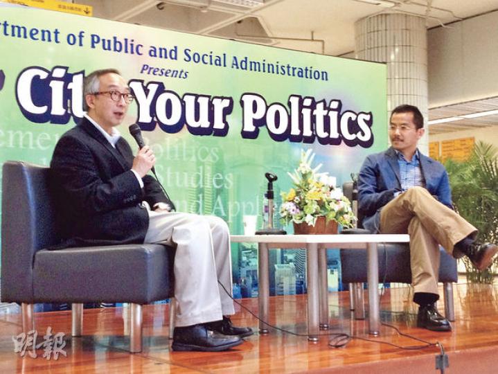 呂大樂昨日出席城市大學公共行政及管理學系舉行、主題為「中港矛盾和身分認同」的論壇,闡述對限制奶粉出境措施看法。(陳洛明攝) 呂大樂昨日出席城市大學公共行政及管理學系舉行、主題為「中港矛盾和身分認同」的論壇,闡述對限制奶粉出境措施看法。(陳洛明攝)