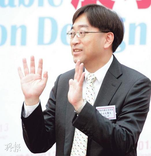 「限奶令」受到內地人非議，食物及衛生局長高永文稱沒有任何政治壓力要撤銷有關法例。（尹錦恩攝）