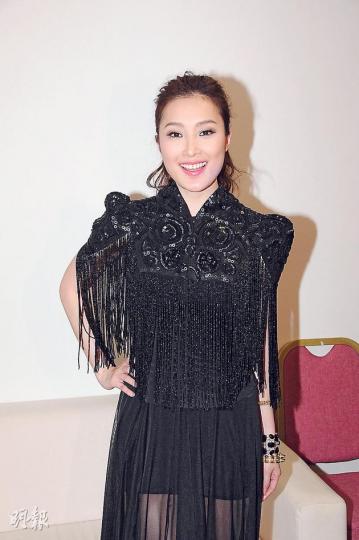 陳僖儀的離世是樂壇一個損失。(攝影﹕娛樂組)沈震軒痛失好友激動爆粗。(微博圖片)許廷鏗希望陳僖儀在第二個地方發光發亮。(微博圖片)鍾嘉欣(圖)與林欣彤對死訊感到震驚。(攝影﹕娛樂組)林欣彤(攝影﹕娛樂組)謝安琪讚陳僖儀很有禮貌又親切。(攝影﹕娛樂組) 陳僖儀的離世是樂壇一個損失。(攝影﹕娛樂組)沈震軒痛失好友激動爆粗。(微博圖片)許廷鏗希望陳僖儀在第二個地方發光發亮。(微博圖片)鍾嘉欣(圖)與林欣彤對死訊感到震驚。(攝影﹕娛樂組)林欣彤(攝影﹕娛樂組)謝安琪讚陳僖儀很有禮貌又親切。(攝影﹕娛樂組)