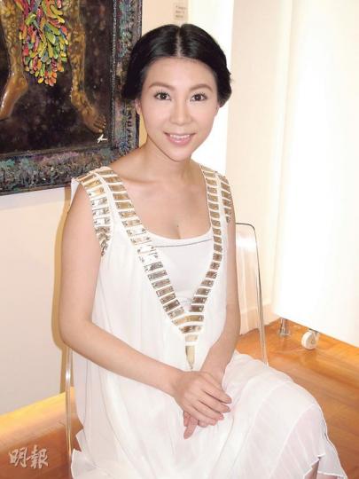 黃婉曼覺得自摸胸部檢查感尷尬，寧願給醫生及美容師按摩檢查。（攝影/記者：李潔盈）