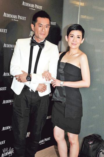 吳君如與古天樂老友鬼鬼,繞手拍照亦無問題。(攝影﹕梁迺楠)
吳君如與古天樂老友鬼鬼,繞手拍照亦無問題。(攝影﹕梁迺楠)