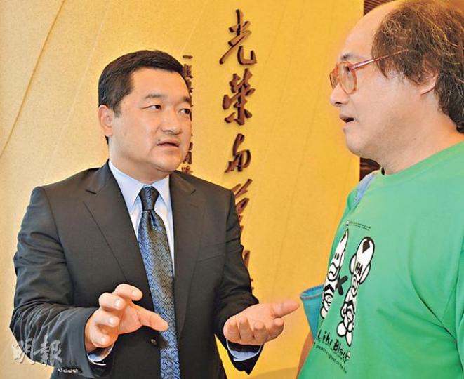 華潤創業表示在內地供港活牛成本壓力之下,旗下五豐行不排除會再加牛肉批發價。圖為華創董事長陳朗。(劉焌陶攝) 華潤創業表示在內地供港活牛成本壓力之下,旗下五豐行不排除會再加牛肉批發價。圖為華創董事長陳朗。(劉焌陶攝)