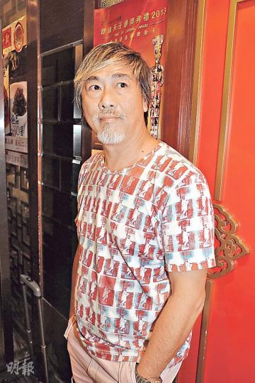 戚其義反擊鄧萃雯的批評是歪曲事實。（攝影/記者：陳釗）伍詠薇與蔡少芬齊表示飯局由戚其義發起，不知道誰會出席。（攝影/記者：陳釗）戚其義出言力撐愛將黃德斌。（攝影/記者：陳釗）