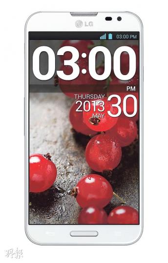 LG Optimus G Pro配備5.5吋Full HD IPS屏幕，視覺效果比舊有只有4.7吋屏幕的Optimus G優勝得多。（$5698）（Jacky Kwong、藍逸晴攝）屏幕下的Home鍵加入LED燈提示，但略嫌太扁平，手指較粗的用家或要用指尖位「咪」下去才按到。（Jacky Kwong、藍逸晴攝）（Jacky Kwong、藍逸晴攝）機身左側的QuickMemo快鍵，容許自行更改成其他功能快鍵。（Jacky Kwong、藍逸晴攝）用家可利用雙鏡頭同時拍攝相片或影片，顯示影像亦可自行放