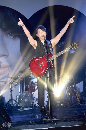 收身成功的陶喆穿背心示人,露出麒麟臂,他自封Music Iron Man。(攝影/記者:魏人)
收身成功的陶喆穿背心示人,露出麒麟臂,他自封Music Iron Man。(攝影/記者:魏人)
