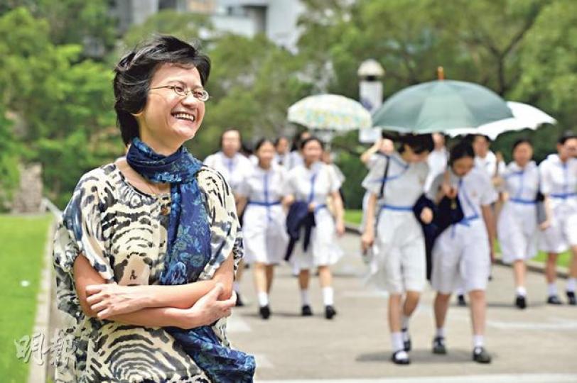 國教風波一周年，陳惜姿與一班家長戰友早已退下火線，她已回歸原來的「師奶仔」生活，前日在中大校園受訪時自然自在，展現去年在政總難得見到的歡容。（鄧宗弘攝）