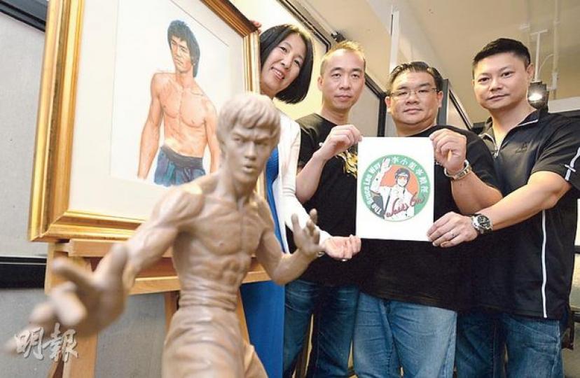 李小龍會海外推廣部主管上川智子(左起)、會長黃耀強、策劃及研究部主管丘光耀博士,以及宣傳及推廣部主管李耀龍,昨日宣布「李小龍事蹟徑」周六開幕。(盧翊銘攝) 李小龍會海外推廣部主管上川智子(左起)、會長黃耀強、策劃及研究部主管丘光耀博士,以及宣傳及推廣部主管李耀龍,昨日宣布「李小龍事蹟徑」周六開幕。(盧翊銘攝)