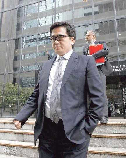 蔡哲增(圖)涉聯同家人清洗逾9.8億元黑錢,他於案發時持有多間私人及空殼公司,又購入多個物業,但並無報稅收入。(李澤彤攝)其中兩名被告蔡雪清(右)及其母魏蘭花(左)同捲入洗黑錢案,一家人離庭時「有傾有講」,並登上同一座駕離開。(李澤彤攝) 蔡哲增(圖)涉聯同家人清洗逾9.8億元黑錢,他於案發時持有多間私人及空殼公司,又購入多個物業,但並無報稅收入。(李澤彤攝)其中兩名被告蔡雪清(右)及其母魏蘭花(左)同捲入洗黑錢案,一家人離庭時「有傾有講」,並登上同一座駕離開。(李澤彤攝)